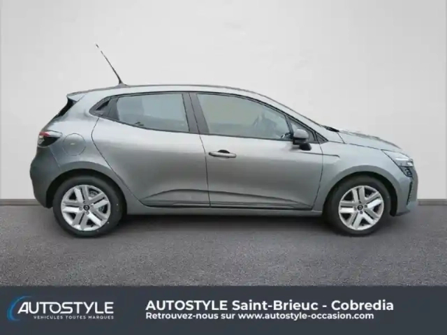 Renault Clio 1.5 dci 100ch evolution — photo 8
