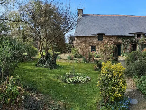maison de campagne dans la baie du Mt-St-Michel