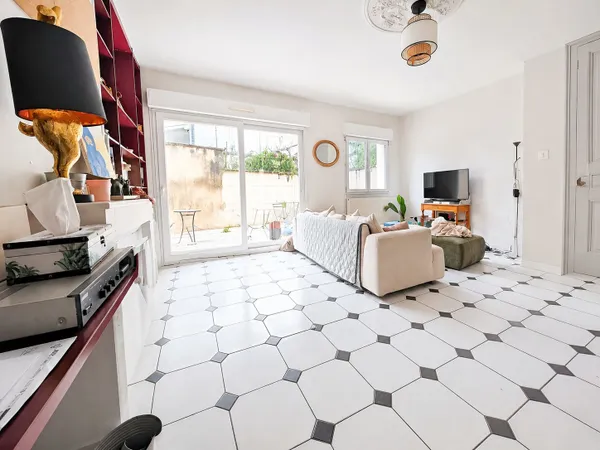Strasbourg - maison de ville lumineuse rénovée 117 m², chem