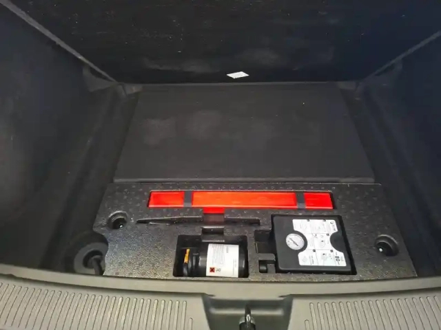 Mg Mg4 electric 51kwh - 125 kw 2wd — photo 13
