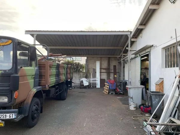 Local d'activité 160 m²