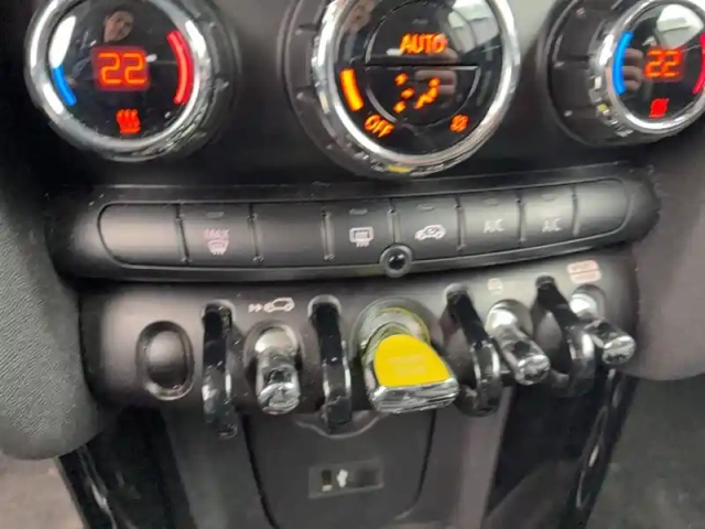Mini Mini hatch 3 portes cooper se 184 ch — photo 20