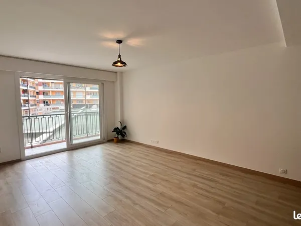 À VENDRE - T4 entièrement rénové - Vence centre-ville