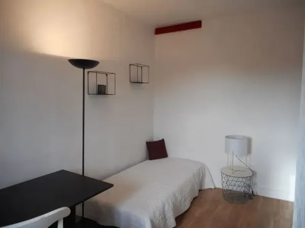 Loue studette meublée 14m² quartier Saint Michel à DIJON