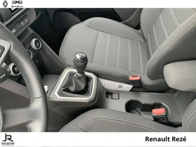 Dacia Sandero 1.0 tce 90ch journey — photo 6
