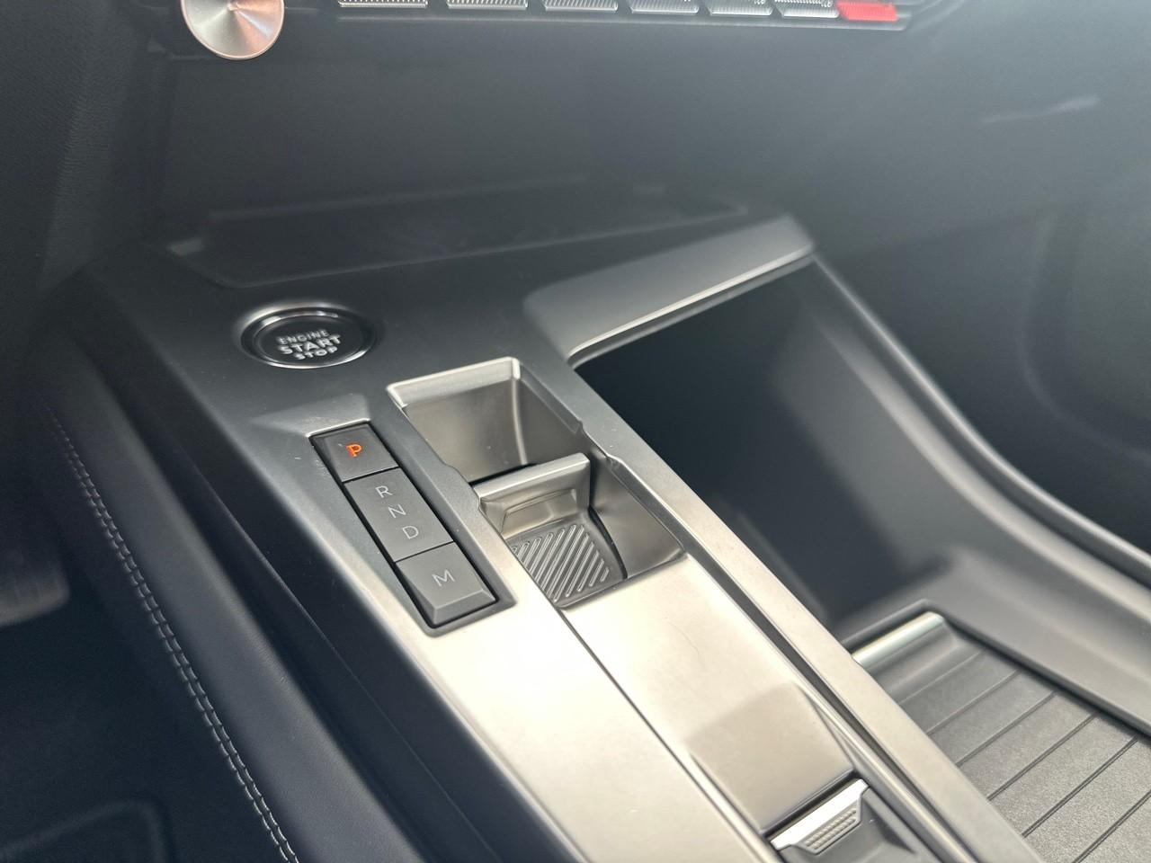 Peugeot 308 1.2 puretech 130ch s&s allure pack — photo 18