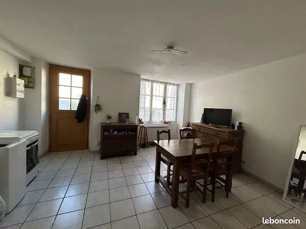 Location studio Premery Centre ville