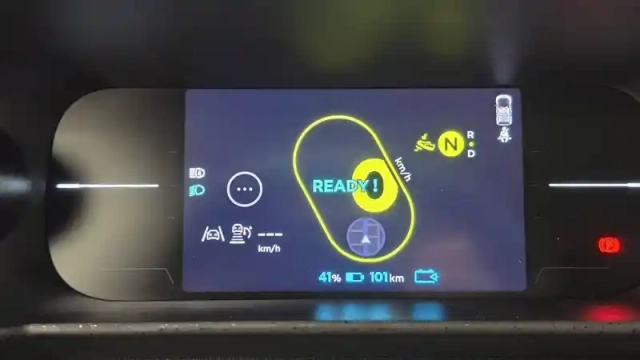 Renault Twingo e-tech electrique 80 ch autonomie urbaine — photo 17