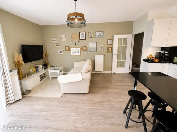 THIAIS - COUP DE CŒUR - 3 PIÈCES 62 m² + TERRASSE 30 m² - REZ-DE-chaussée - PARKING