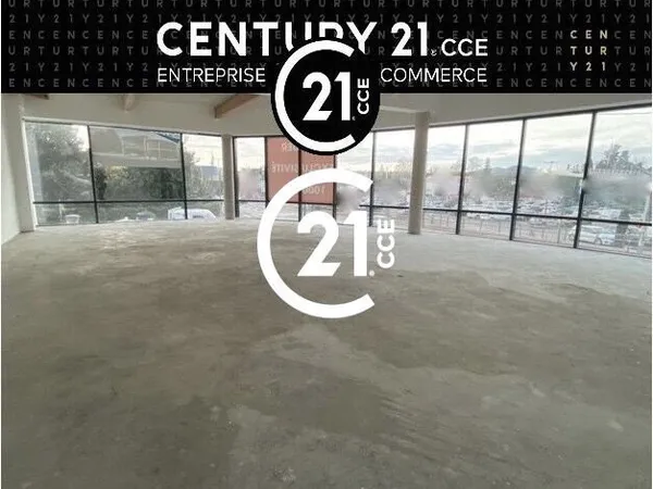 LOCAL COMMERCIAL - BUREAU - LE CANNET 91m2