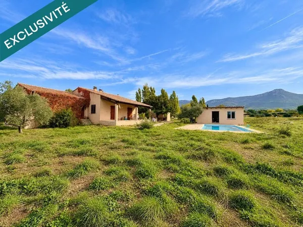 Villa de plain-pied avec piscine, face aux vignes