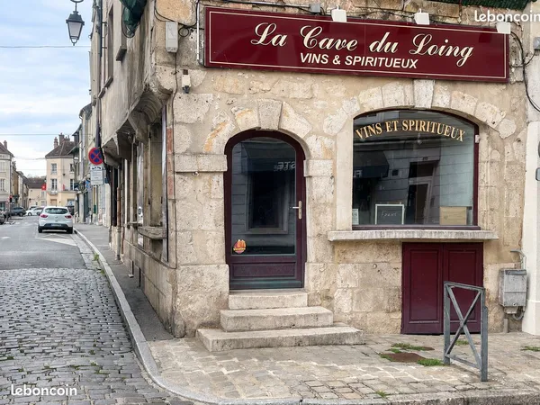 à louer - local commercial de 102 m² - emplacement n°1 à nemours