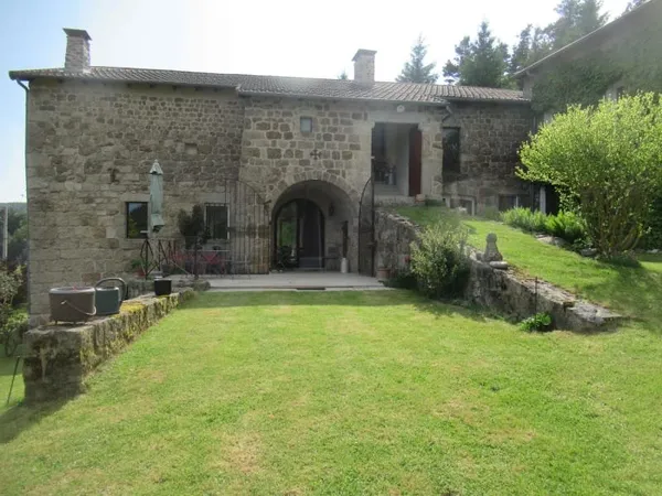 Ferme 12 pièces 200 m²