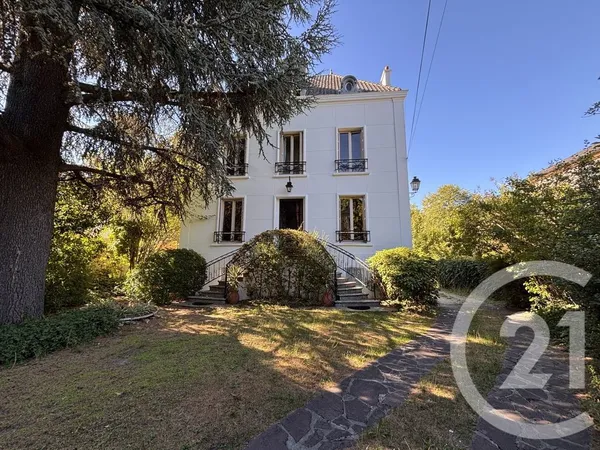 Maison 9 pièces 200 m²