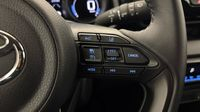 Toyota Yaris 116h Design 5p MY22 — photo 25