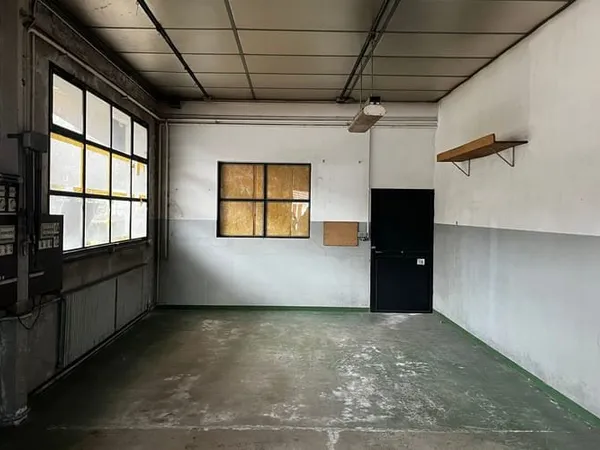 Local commercial 216 m²