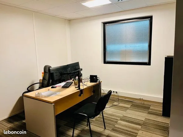 Local bureaux 117 m²