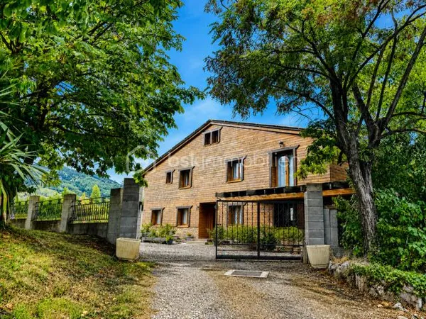Maison 11 pièces 345 m²