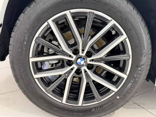 Bmw X1 xdrive 30e 326ch dkg7 — photo 18