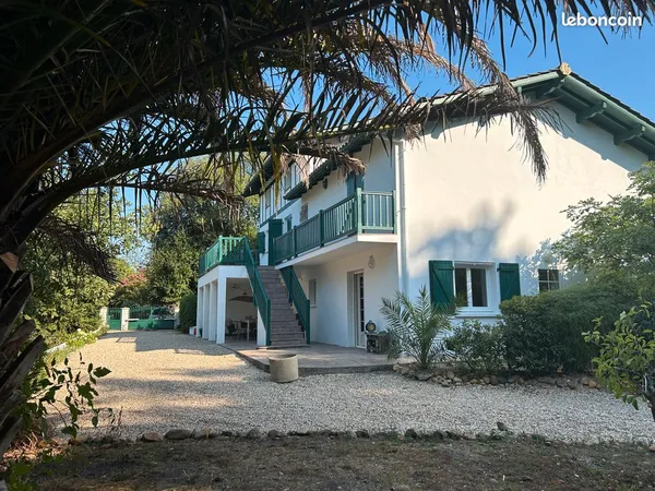 NOUVEAU - Propriété 15 min Biarritz - 3 logements indépendants - 235 m² - DPE A