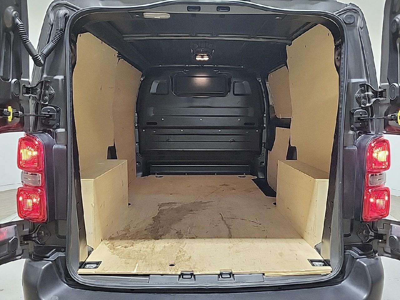 Citroën Jumpy fgn m bluehdi 120 s&s bvm6 driver 300 nm — photo 14