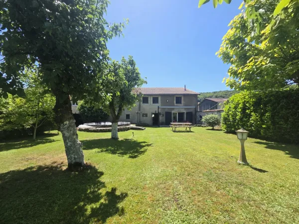Maison de village à vendre en exclusivité 4 chambres, grange et jardin REVILLE AUX BOIS (55150)