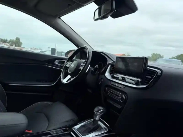 Kia Xceed 1.4 t-gdi 140ch premium dct7 — photo 11