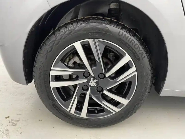 Peugeot 208 puretech 100 s&amp;s eat8 — photo 19
