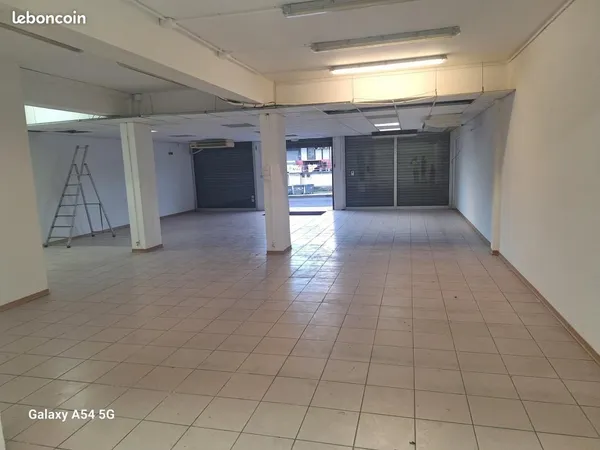 Fonds de commerce 300 m²