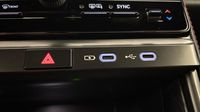 Lexus Lbx 1.5 136ch Cool 2WD — photo 30