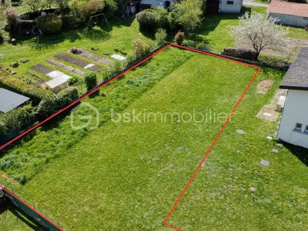 Terrain 750 m²