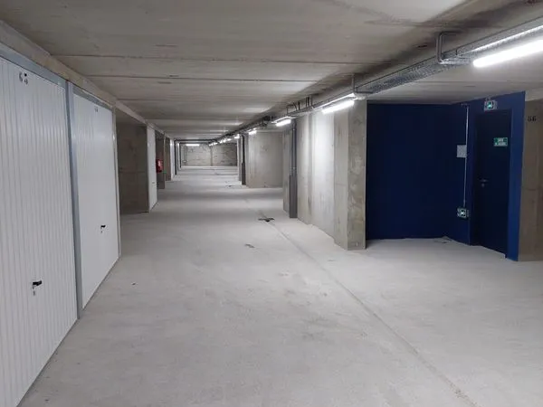 Garage fermé sécurisé au -1 d'une copropriété neuve