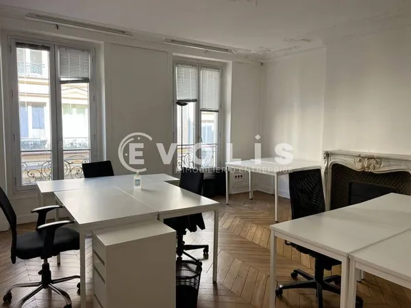 Bureau et espace de travail Location Paris 34800€