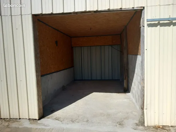 Local d’activité et entrepôt Location Langouet  10m² 700€