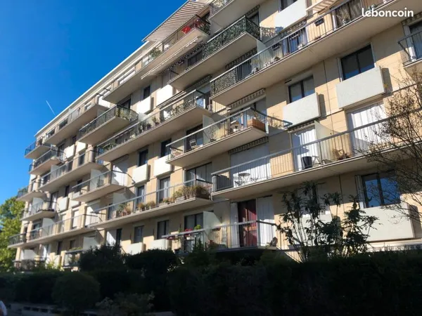 Appartement 4 pièces lumineux, traversant avec balcon et box 235 000