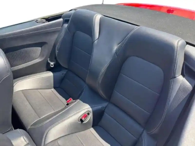 Ford Mustang convertible 2.3 ecoboost 317ch — photo 8