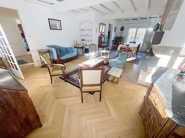 FRUGY- Elégante maison familiale 169m2 & son superbe jardin clos