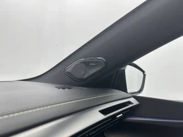 Peugeot 308 phev 225 e-eat8 — photo 52