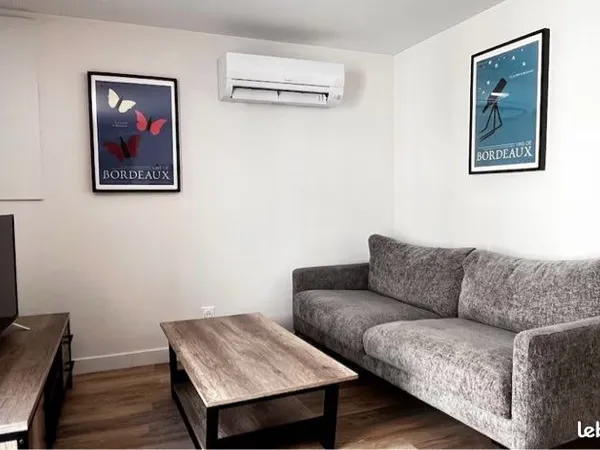 À LOUER - F2 DE 45 m² À TOULOUSE, QUARTIER ARNAUD-BERNARD - BALCON ET PARKING