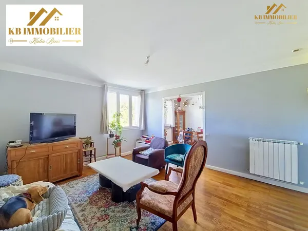 PRIVAS - APPARTEMENT T5 AVEC GARAGE ET CAVE