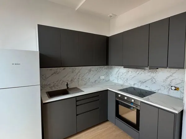 Grand F3 dans immeuble de caractère au centre-ville