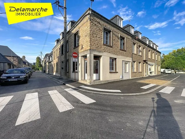 A VENDRE EN EXCLUSIVITÉ DELAMARCHE IMMOBILIER ? MAISON DE VILLE AU C?UR DE GAVRAY !