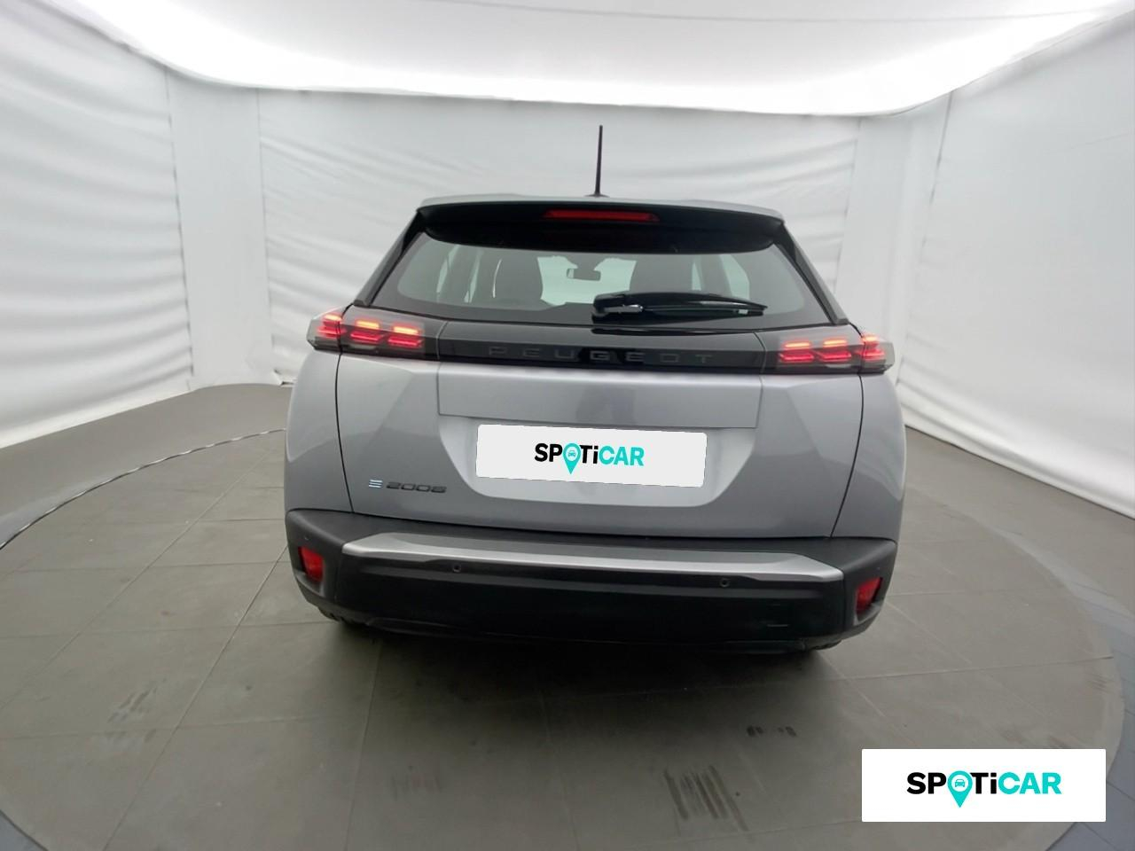Peugeot 2008 e-2008 136ch active — photo 5
