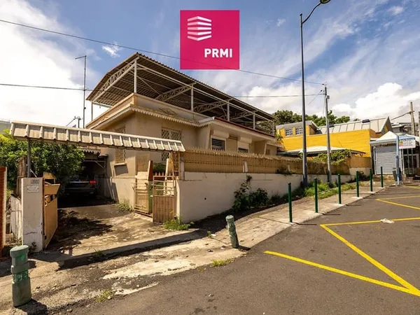 Local commercial 6 pièces 143 m²