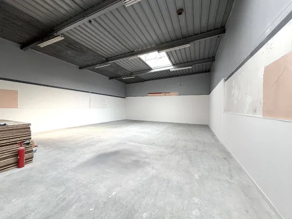 Local commercial 150 m²