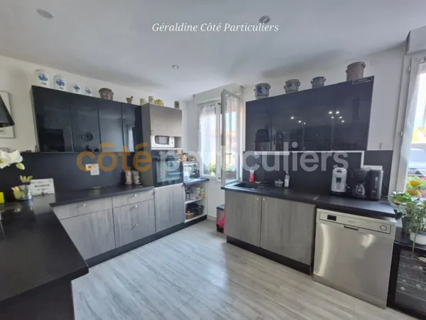 Immeuble de rapport à revigny sur ornain 2 appartements + 1 grange 430M2