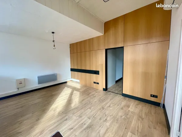 Très beaux bureaux 160 M2 Seyssinet Pariset A LOUER