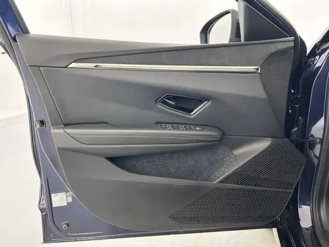 Renault Megane e-tech ev40 130ch standard charge — photo 42