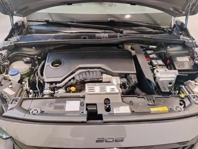 Peugeot 208 hybrid 145 ch e-dcs6 gt — photo 7