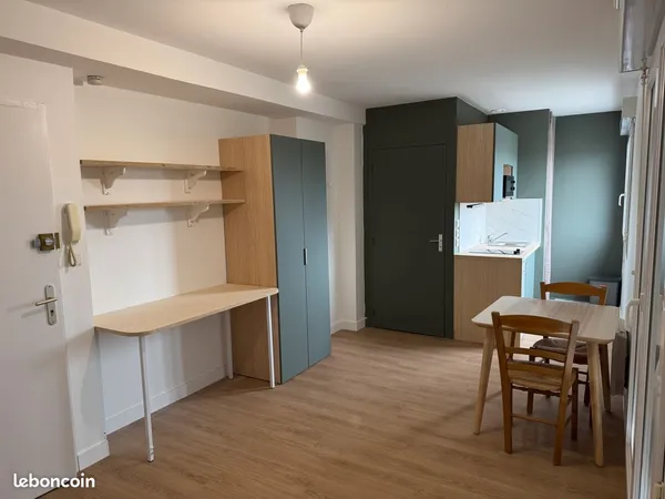 Studio meublé rénové 20 m² + parking privé